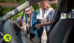 Senior Transportation vs Taxi – Which Is Better for Elderly Riders?